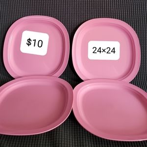 Tupperware plates